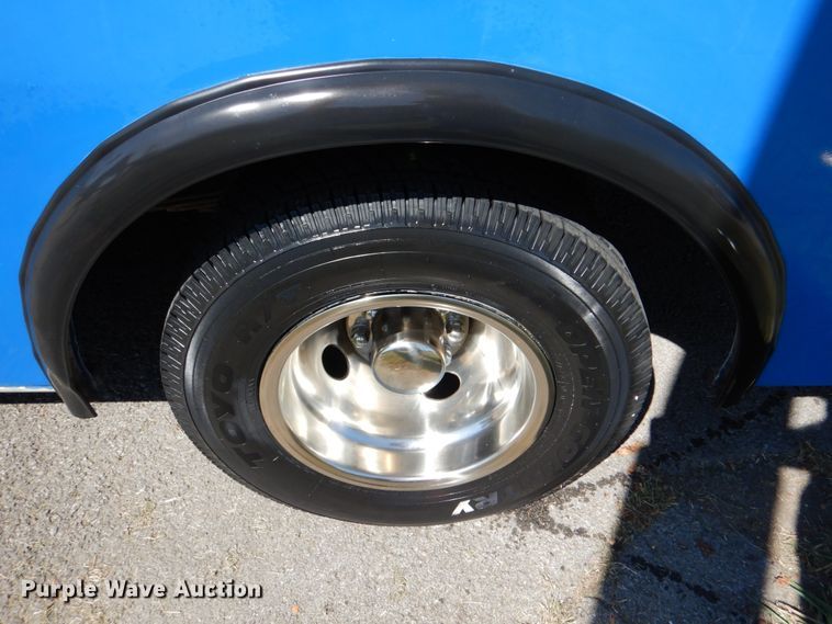 image for item IR9196 1996 Ford Econoline E350  shuttle bus