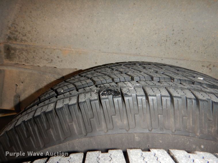 image for item IR9196 1996 Ford Econoline E350  shuttle bus