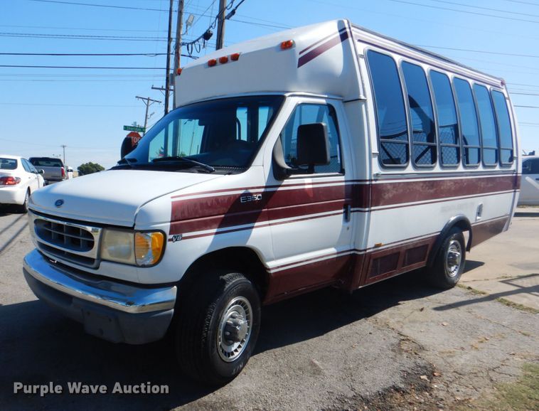 image for item IR9200 1998 Ford Econoline E350  shuttle bus