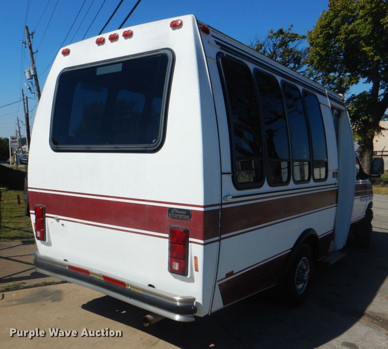 image for item IR9200 1998 Ford Econoline E350  shuttle bus