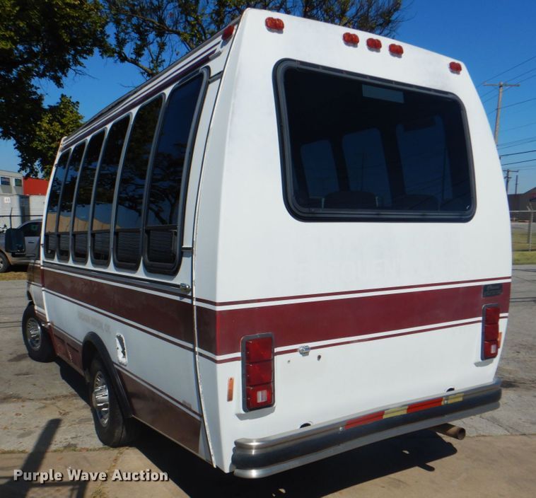image for item IR9200 1998 Ford Econoline E350  shuttle bus