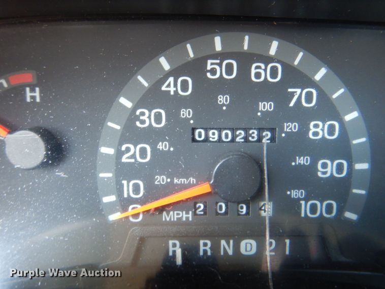 image for item IR9200 1998 Ford Econoline E350  shuttle bus