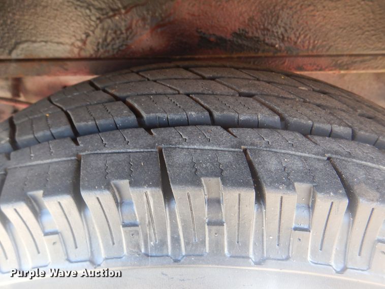 image for item IR9200 1998 Ford Econoline E350  shuttle bus