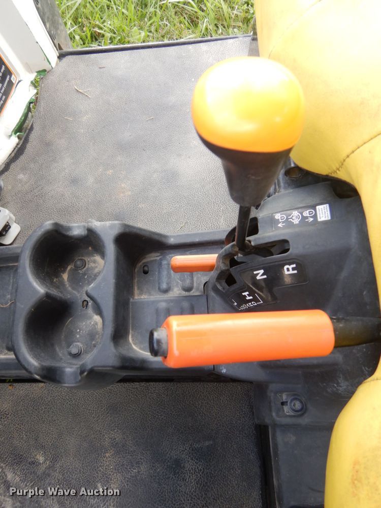 image for item JG9021 2016 John Deere Gator 855D S4  utility vehicle