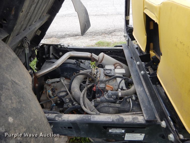 image for item JG9021 2016 John Deere Gator 855D S4  utility vehicle