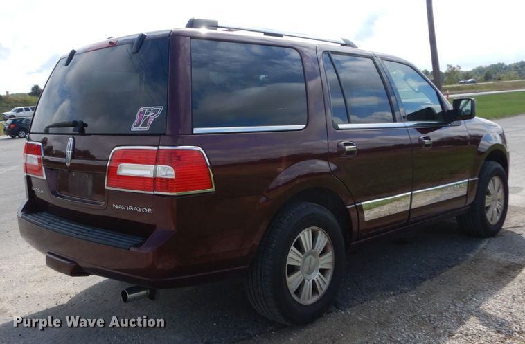 image for item JG9033 2011 Lincoln Navigator  SUV