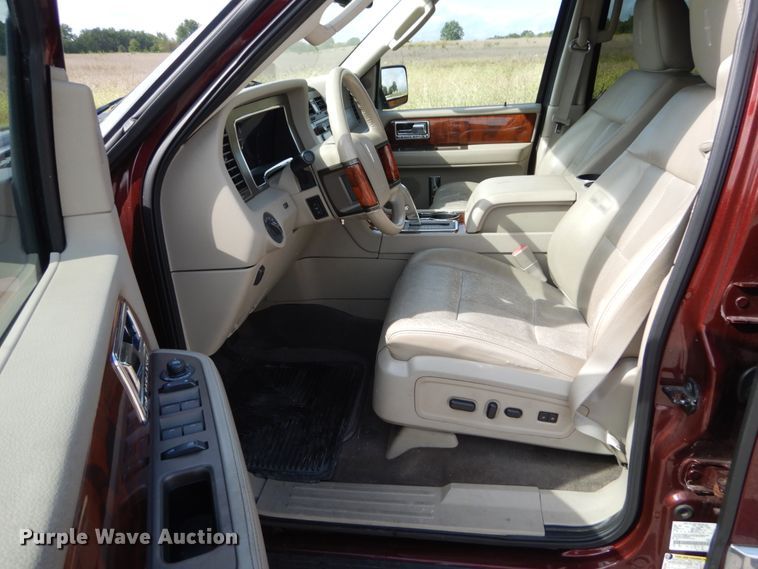 image for item JG9033 2011 Lincoln Navigator  SUV