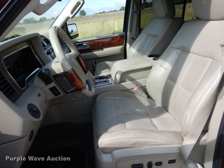 image for item JG9033 2011 Lincoln Navigator  SUV