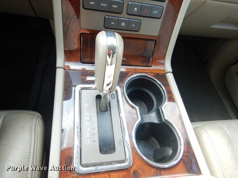 image for item JG9033 2011 Lincoln Navigator  SUV