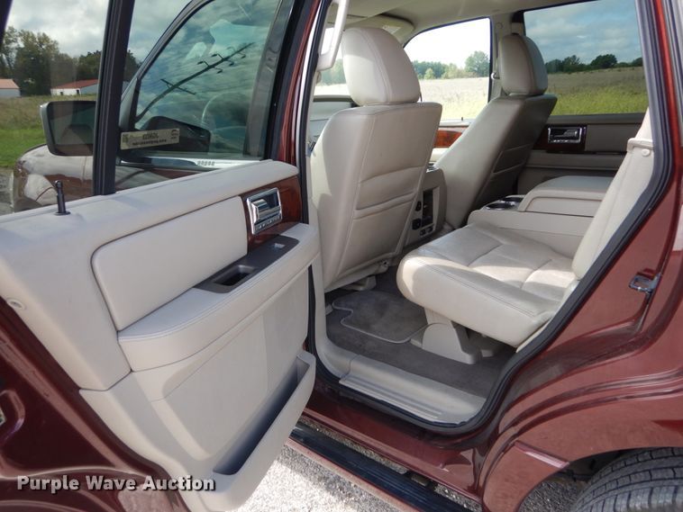 image for item JG9033 2011 Lincoln Navigator  SUV