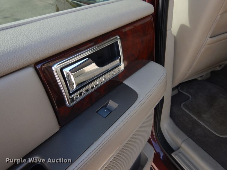 image for item JG9033 2011 Lincoln Navigator  SUV