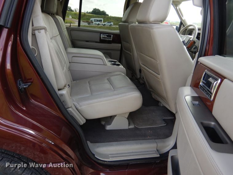 image for item JG9033 2011 Lincoln Navigator  SUV