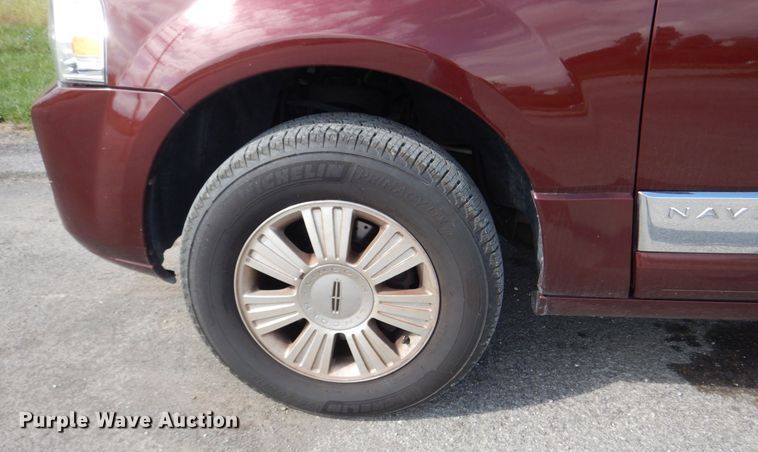 image for item JG9033 2011 Lincoln Navigator  SUV