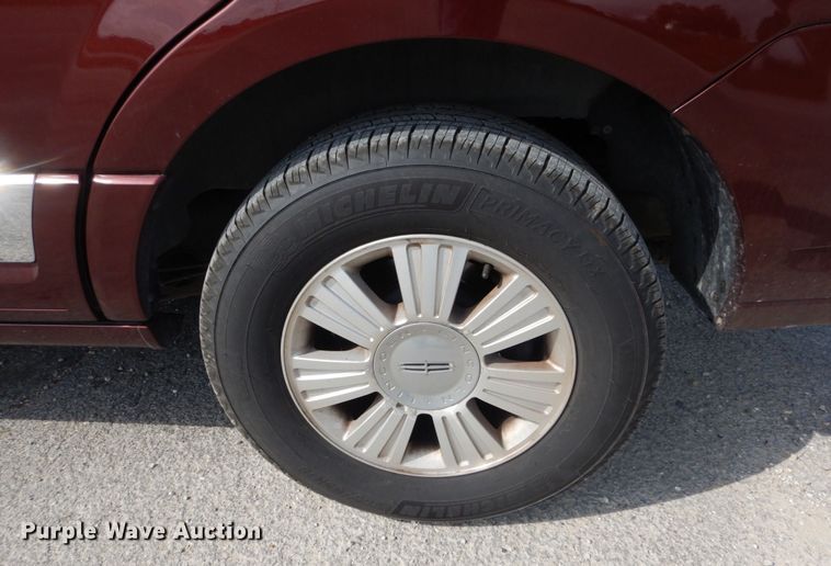 image for item JG9033 2011 Lincoln Navigator  SUV