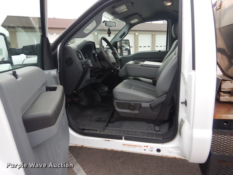 image for item JG9038 2012 Ford F450 Super Duty XL  truck cab and chassis