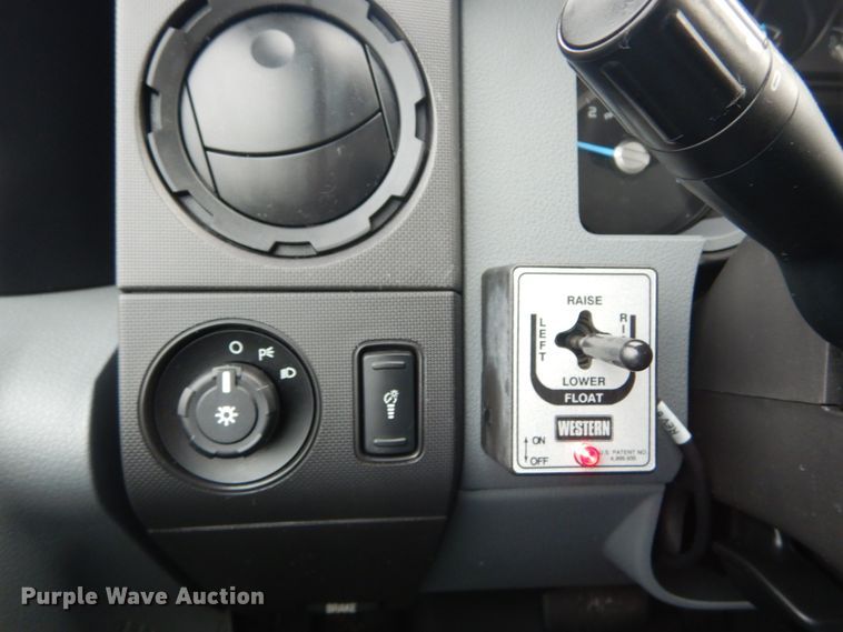 image for item JG9038 2012 Ford F450 Super Duty XL  truck cab and chassis