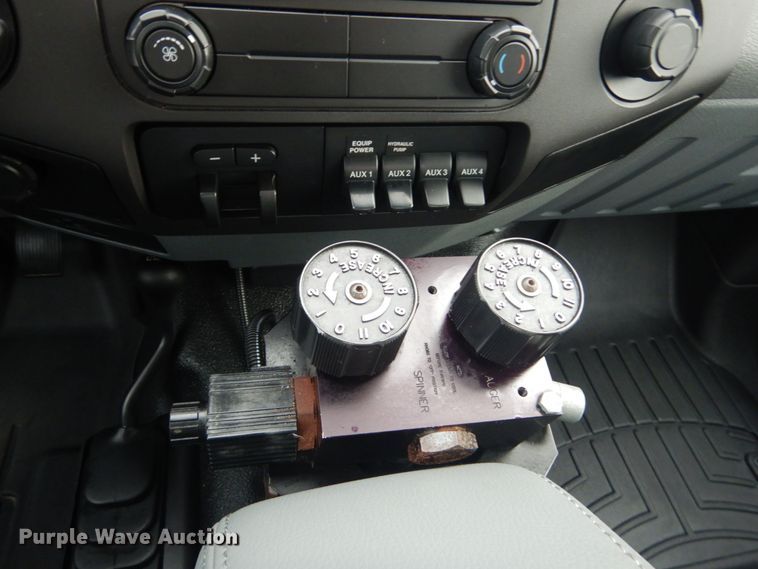 image for item JG9038 2012 Ford F450 Super Duty XL  truck cab and chassis