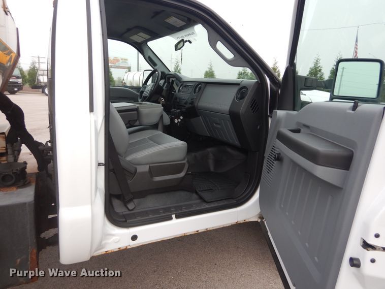 image for item JG9038 2012 Ford F450 Super Duty XL  truck cab and chassis