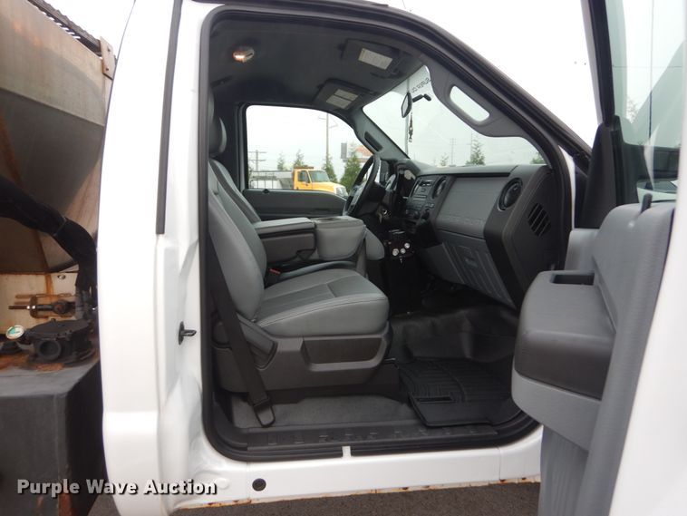 image for item JG9038 2012 Ford F450 Super Duty XL  truck cab and chassis