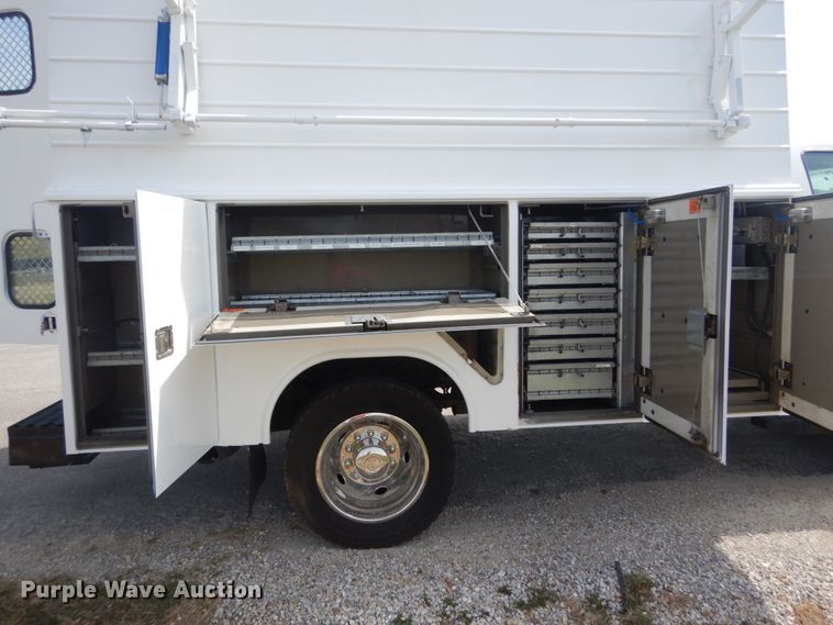 image for item JG9086 2008 Ford F450 Super Duty XL  utility / service truck