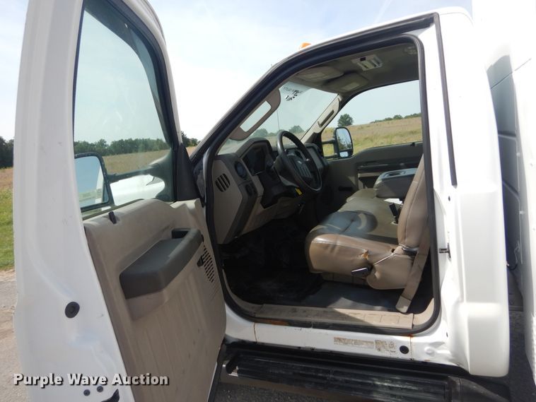 image for item JG9086 2008 Ford F450 Super Duty XL  utility / service truck