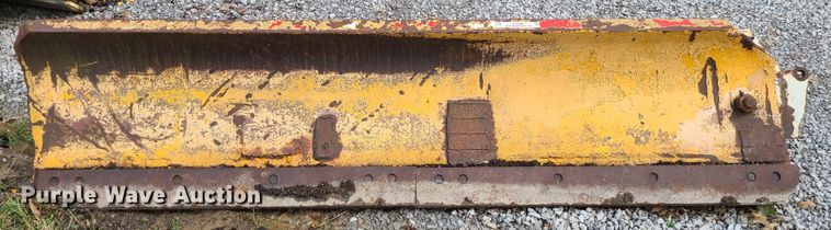 image for item JG9285 8'W wing plow