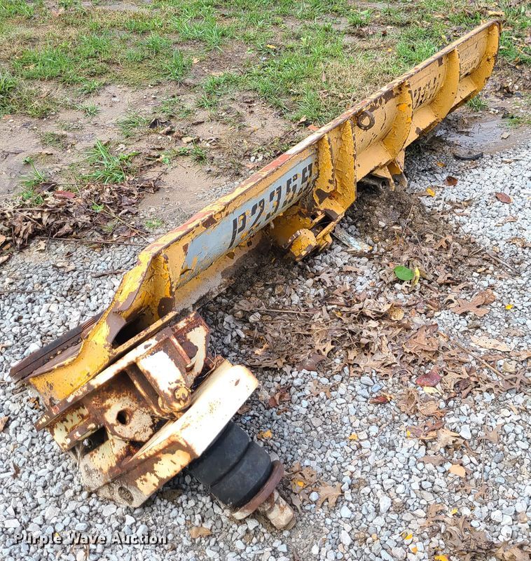 image for item JG9285 8'W wing plow