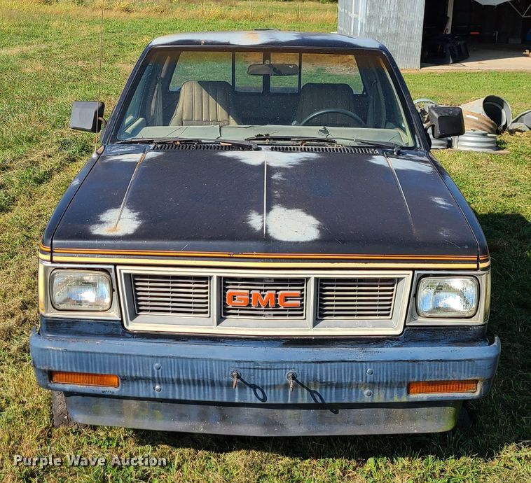 image for item JG9326 1983 GMC S15  pickup truck