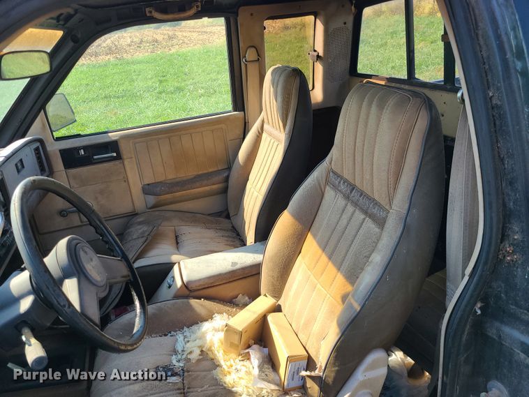 image for item JG9326 1983 GMC S15  pickup truck