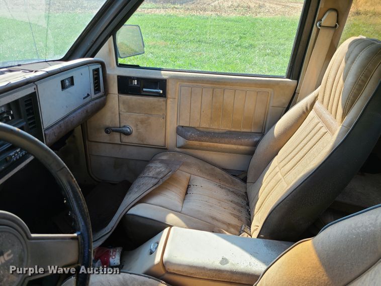 image for item JG9326 1983 GMC S15  pickup truck