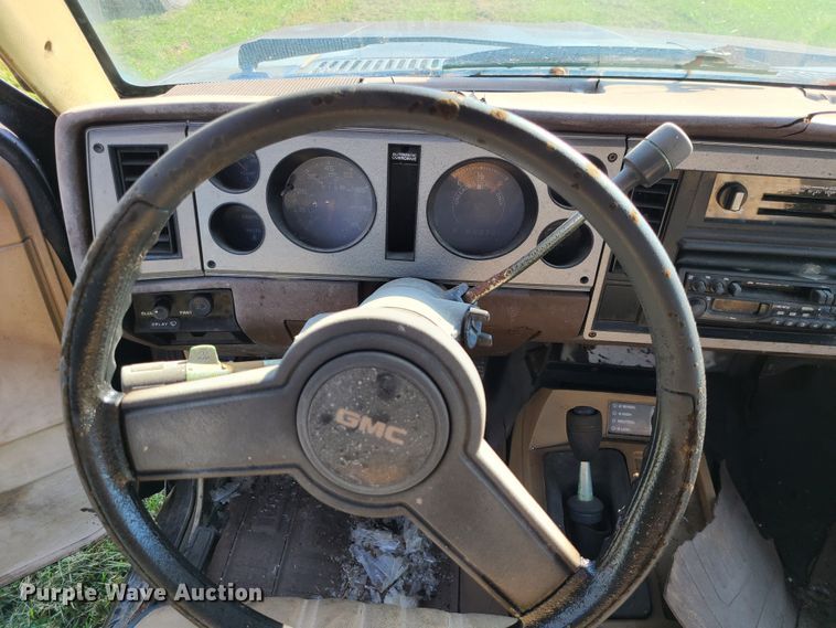 image for item JG9326 1983 GMC S15  pickup truck
