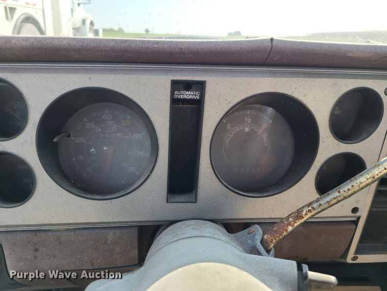 image for item JG9326 1983 GMC S15  pickup truck