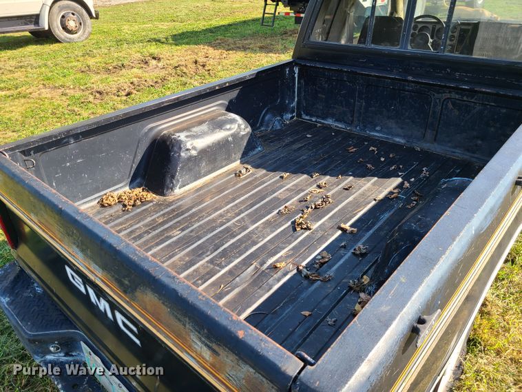 image for item JG9326 1983 GMC S15  pickup truck