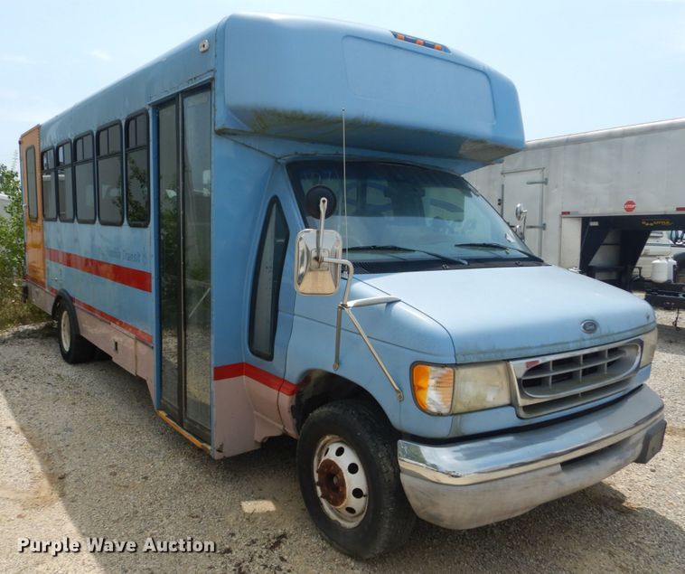 image for item JI9462 1999 Ford E450 Econoline  shuttle bus