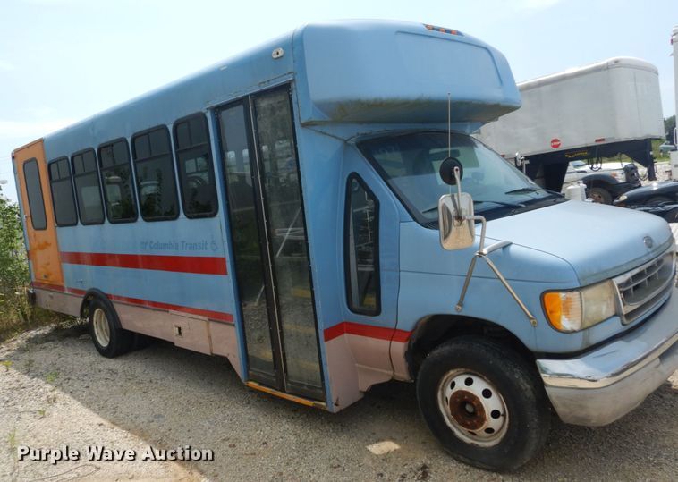 image for item JI9462 1999 Ford E450 Econoline  shuttle bus