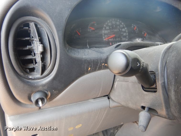 image for item JI9462 1999 Ford E450 Econoline  shuttle bus