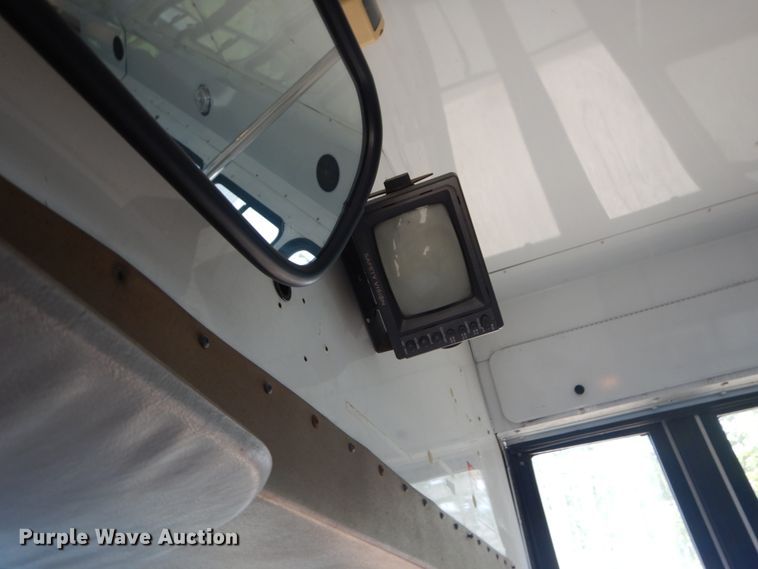 image for item JI9462 1999 Ford E450 Econoline  shuttle bus