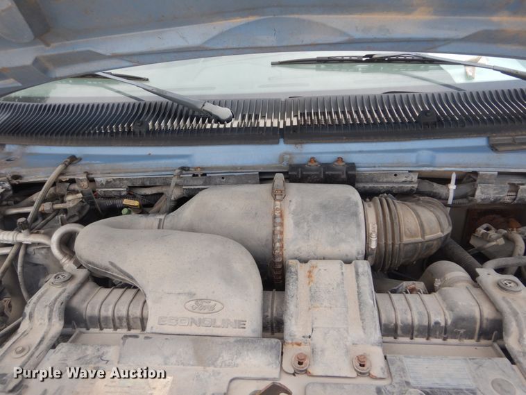 image for item JI9462 1999 Ford E450 Econoline  shuttle bus