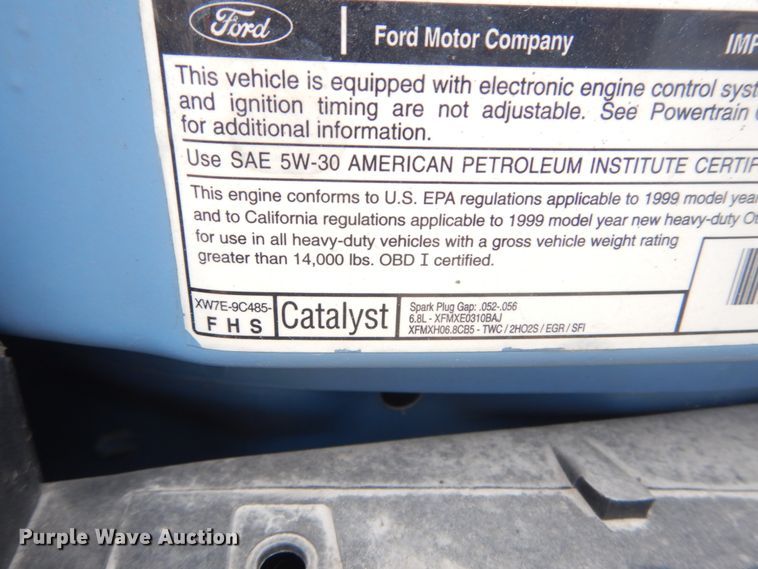 image for item JI9462 1999 Ford E450 Econoline  shuttle bus