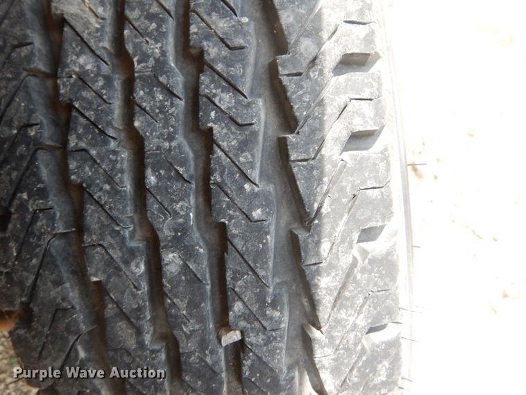 image for item JI9462 1999 Ford E450 Econoline  shuttle bus