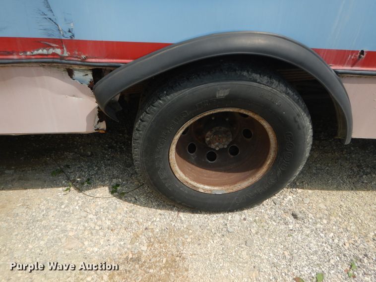 image for item JI9462 1999 Ford E450 Econoline  shuttle bus