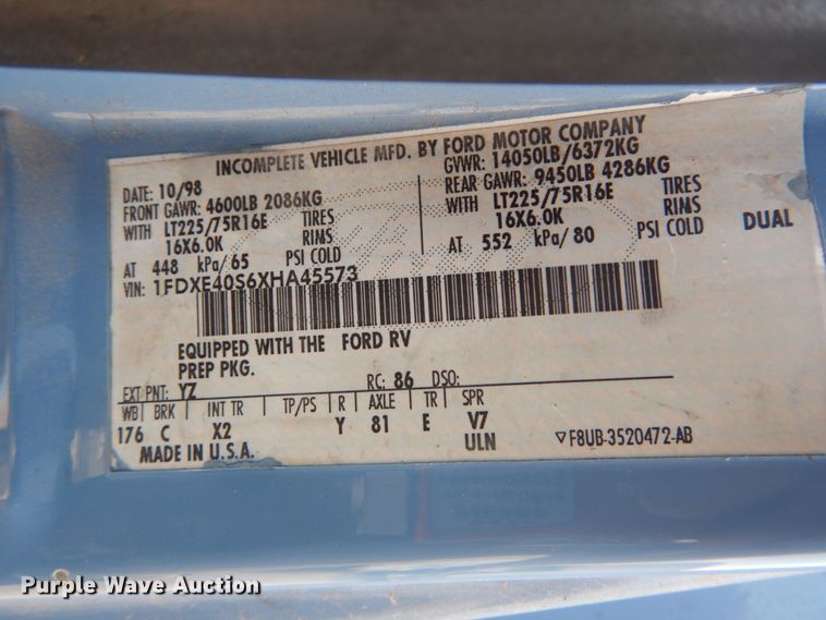 image for item JI9462 1999 Ford E450 Econoline  shuttle bus