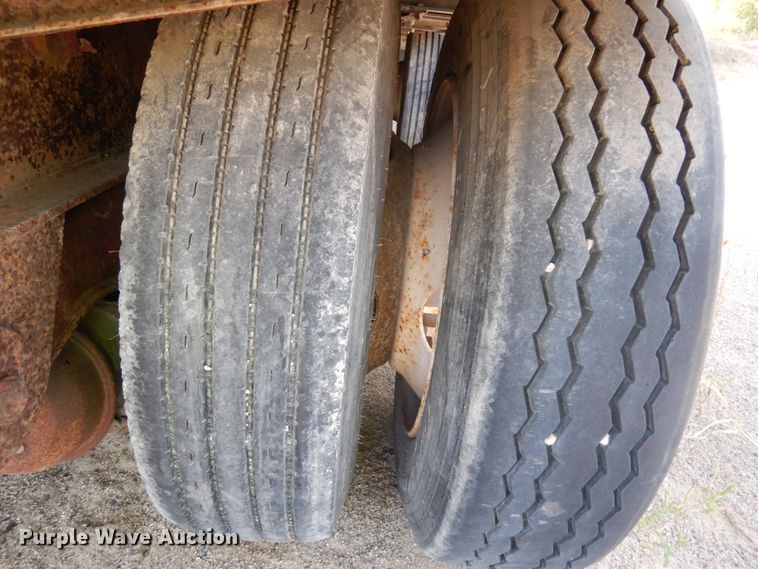 image for item JQ9294 Flatbed trailer frame