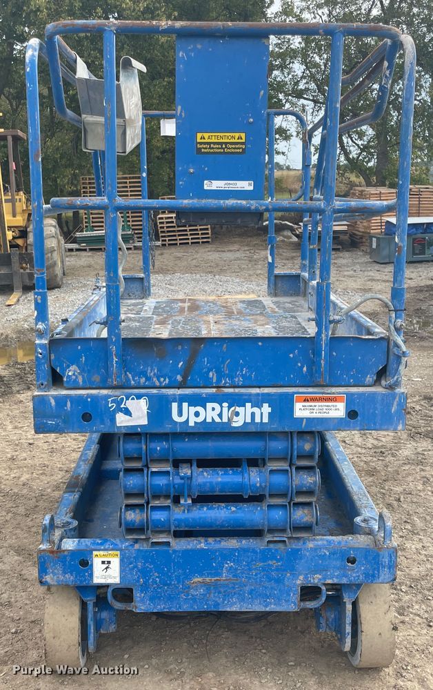image for item JQ9433 Up Right 26N  scissor lift