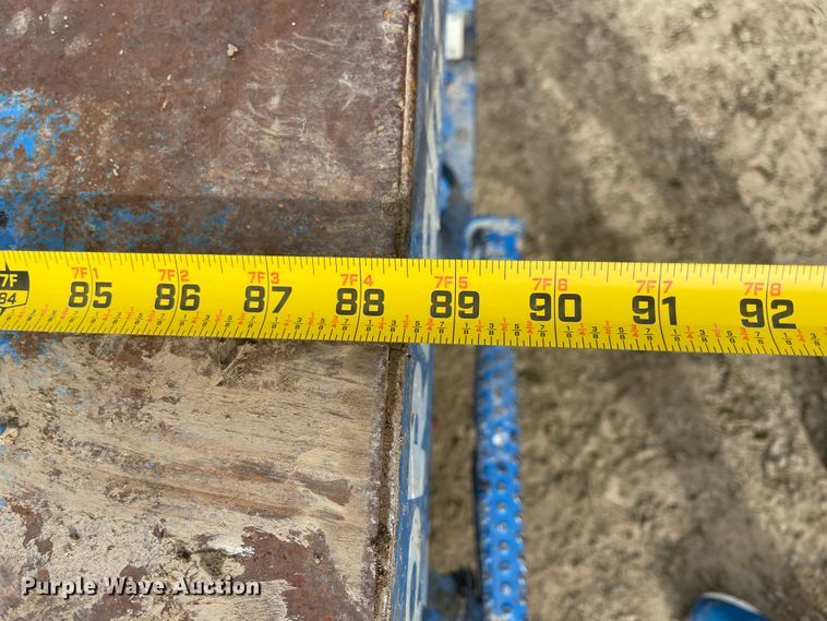 image for item JQ9433 Up Right 26N  scissor lift