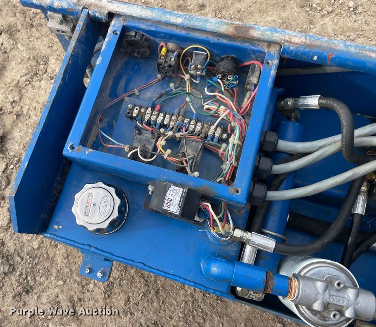 image for item JQ9433 Up Right 26N  scissor lift