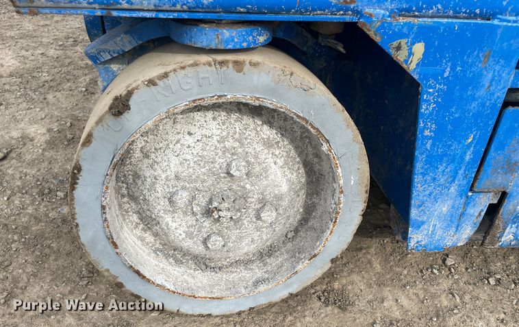 image for item JQ9433 Up Right 26N  scissor lift