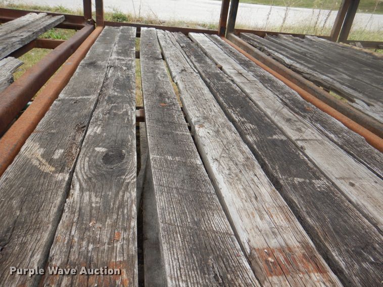 image for item JS9164 Approximately 20 pieces of shelving