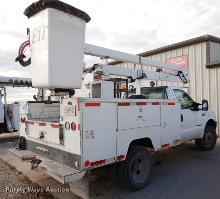 image for item JT9517 2002 Ford F450 Super Duty  bucket truck