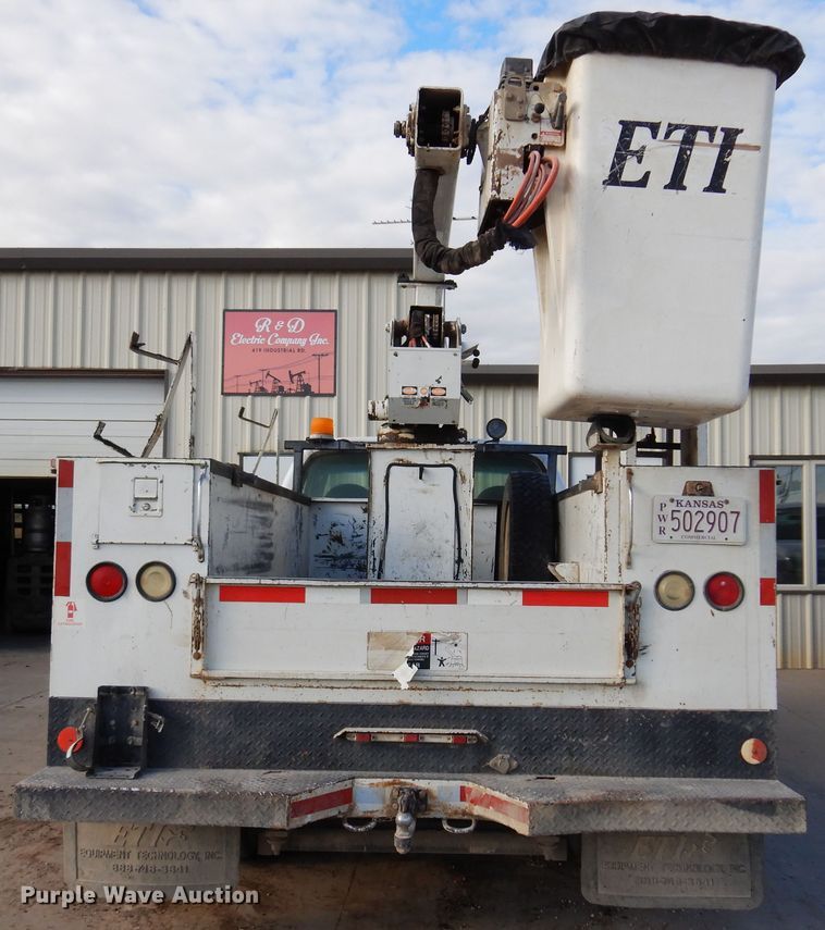 image for item JT9517 2002 Ford F450 Super Duty  bucket truck